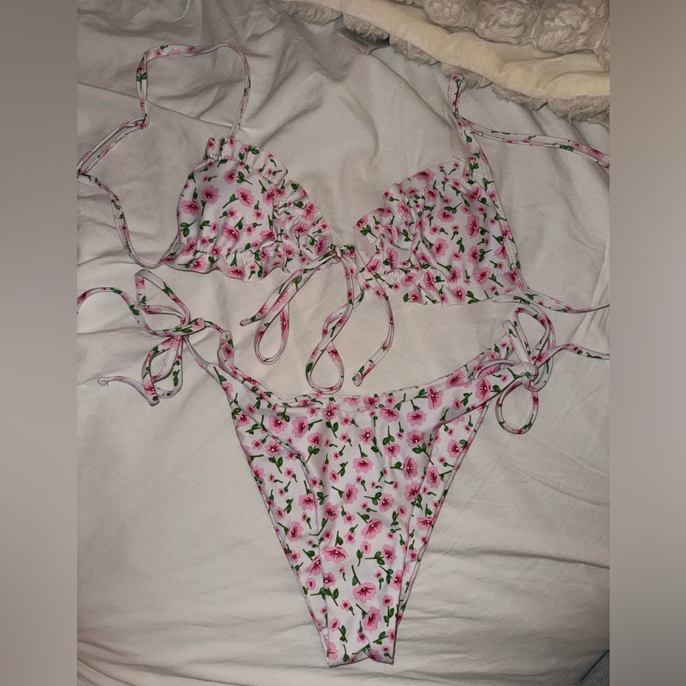 Floral pink, white and green bikini. Size M.
